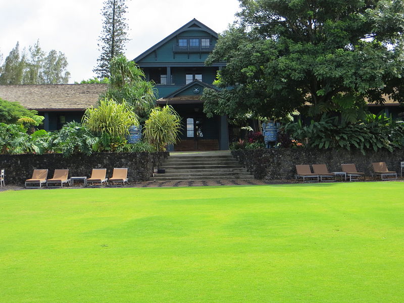 File:Maui-FredBaldwin-Memorial-Home-centerlawn.JPG