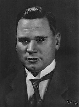 Max Brauer 1927.jpg