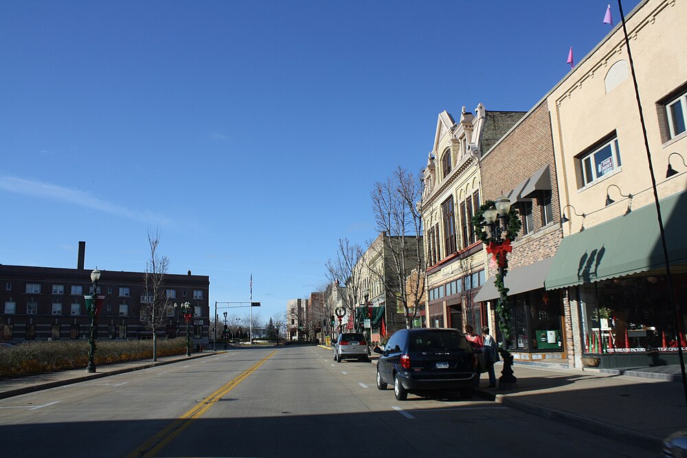 The population density of Menasha in Wisconsin is 19.63 square kilometers (7.58 square miles)