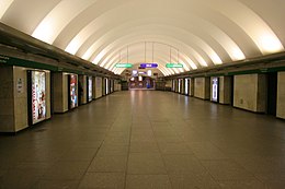 Metro SPB Line3 Gostiny.jpg