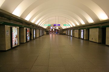 Файл:Metro_SPB_Line3_Gostiny.jpg