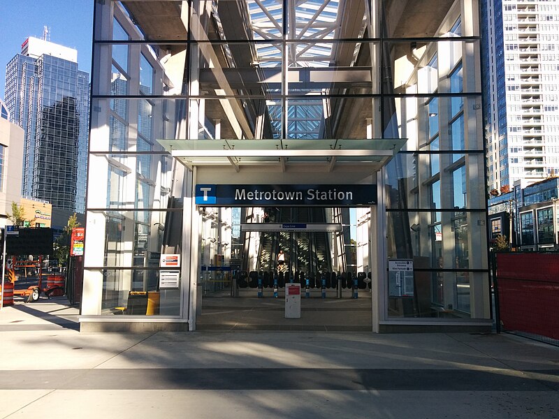 File:Metrotown station.jpg