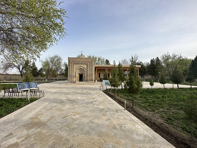 File:Mir-Sayid Bakhrom Mausoleum (4).jpg