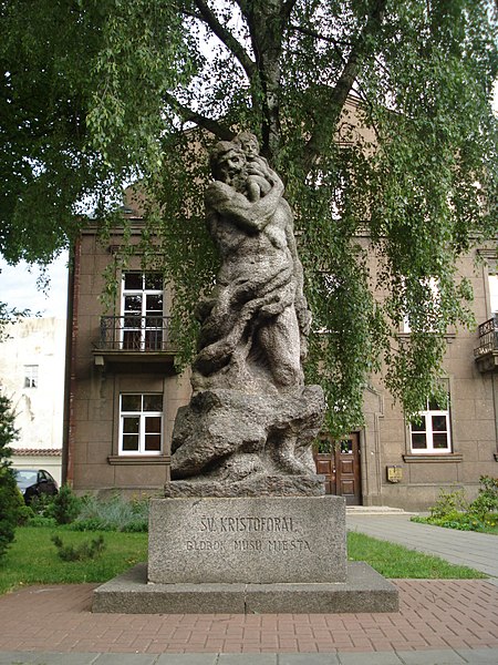 File:Monument of Saint Christopher in Vilnius.jpg