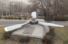 Monumento al Aeródromo Barberán y Collar (2003).