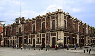 Palacio de los condes de Santiago Calimaya]] (1776-1779)