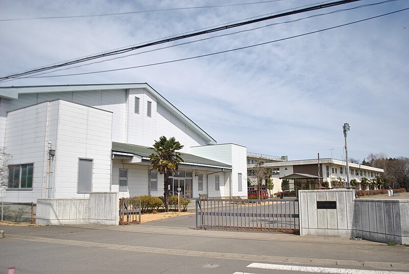 File:Nakahata Elementary School 1.JPG