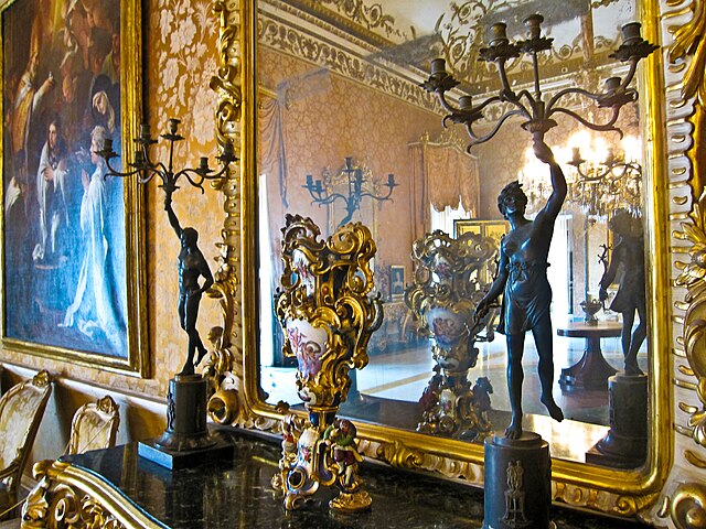 Décoration du Palazzo Reale à Naples. Photo de Armando Mancini.