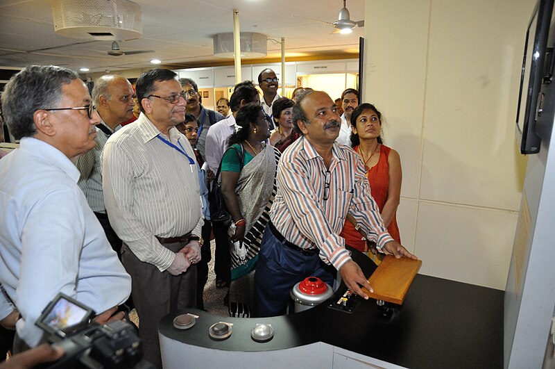 File:National Demonstration Laboratory Visit - Technology in Museums Session - VMPME Workshop - NCSM - Kolkata 2015-07-16 8842.JPG