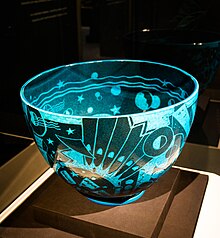 Jazz Bowl, properly New Yorker punch bowl, designed by Viktor Schreckengost, commissioned in 1930 by Eleanor Roosevelt to commemorate Franklin D. Roosevelt's second inauguration as governor of New York. New Yorker punch bowl 02 - Viktor Schrenkengost (39517173152).jpg