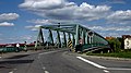 Čeština: Most přes řeku Odru v centru města Oława, Polsko English: A bridge over the Oder river in the very center of the town of Oława, Poland