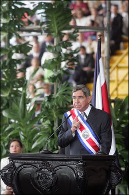 Oscar Arias 8p050806kh-0829-398v.jpg