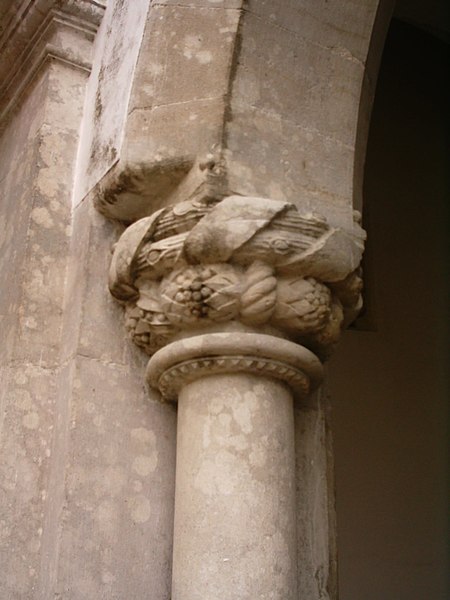 File:Palacio Sintra coluna.JPG