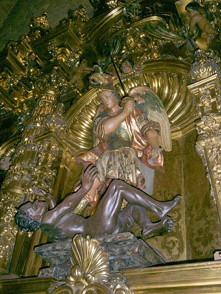 File:Pamplona - Iglesia de San Nicolás, interiores 02.JPG