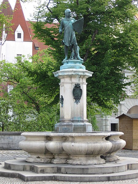 Paradeplatz Brunnen Kaiser Ludwig d. Bayer Michael Wagmüller 1881 Ingolstadt 2
