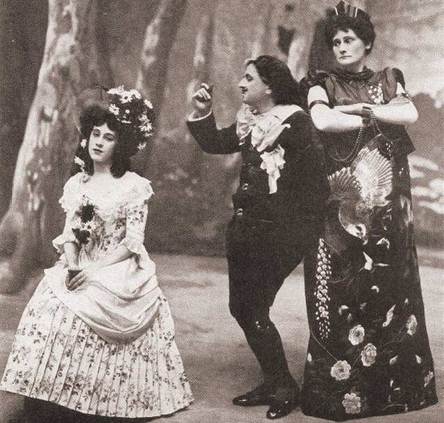 As Bunthorne in Patience, with Clara Dow (left) and Louie René