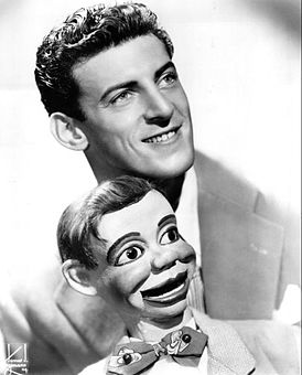 С куклой Джерри Мэхони в 1951 году