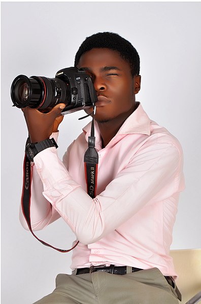 File:Photographer 2.jpg