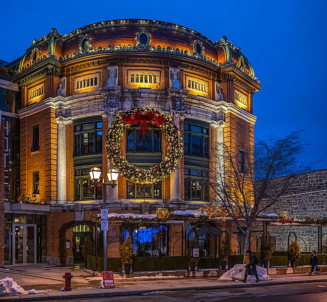 File:Place D'Youville, Quebec City, Canada 4.jpg