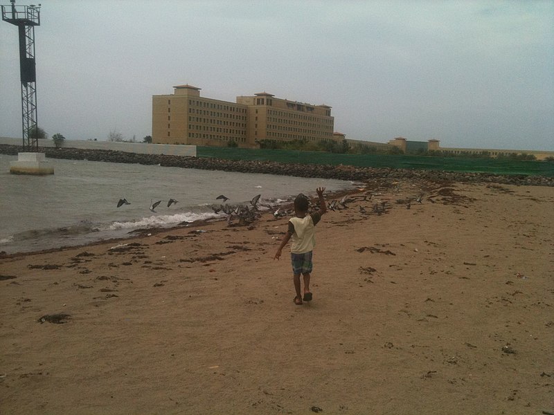 File:Plage (or Beach) du Héron, Hotel Kempinsky area. - panoramio.jpg