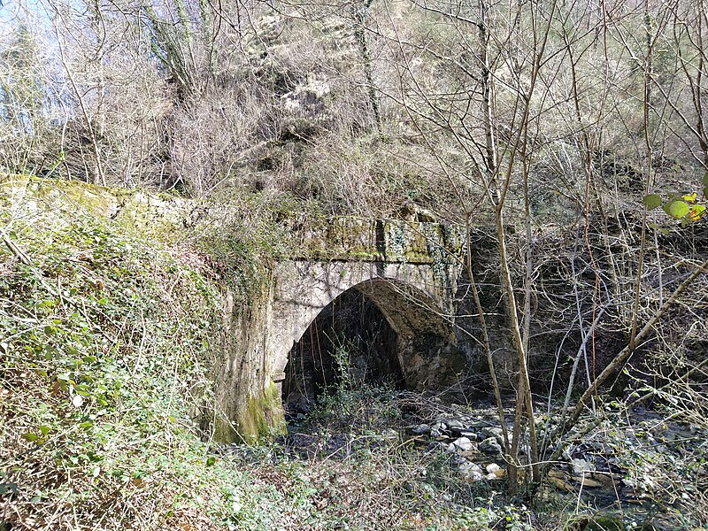 File:Ponte di Taglianico.jpg