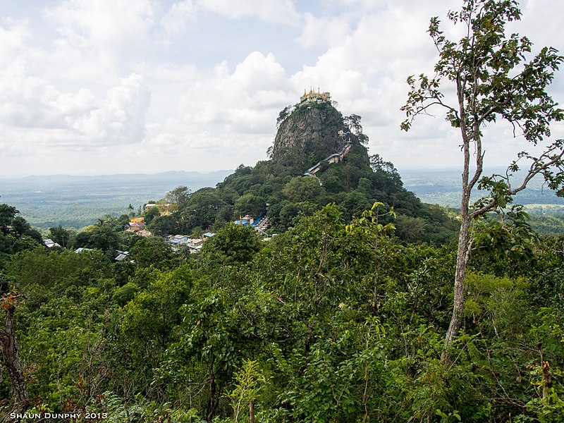 File:Popa Taung Kalat (10808719716).jpg