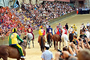 Palio Di Siena: Contrade, La storia del Palio, La carriera