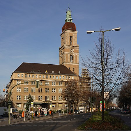 Rathaus B Friedenau 12 2017