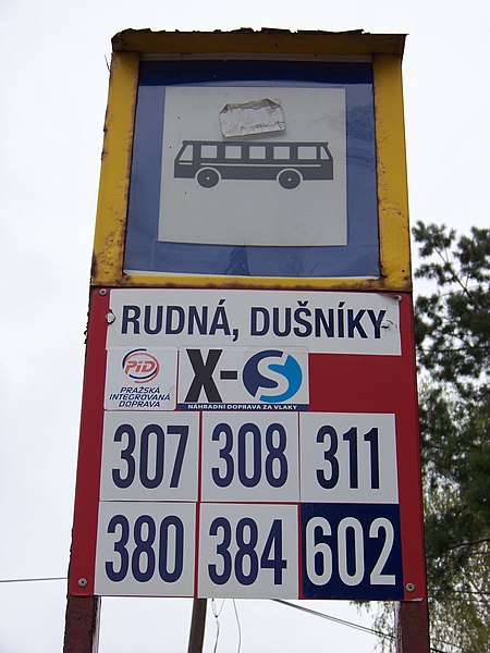 File:Rudná-Dušníky, Masarykova, zastávka Rudná, Dušníky směr Praha.jpg