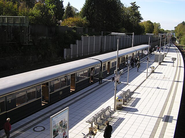 The platform seen from the station building