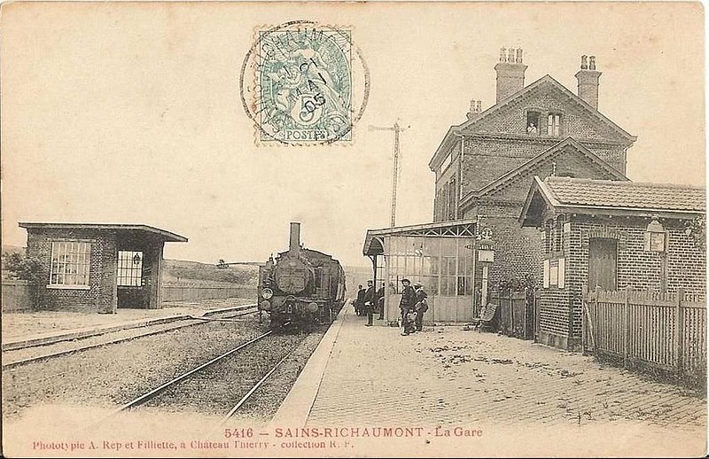 File:Sains-Richaumont Ancienne gare 3.jpg