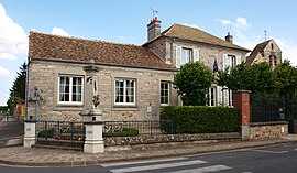 Das Rathaus in Saint-Martin-en-Bière