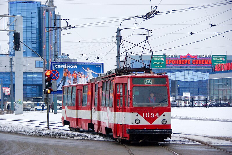 File:Saint Petersburg tram 1034 2008-12 1229857186 Jaroslav Hašek Street LVS-86.jpg