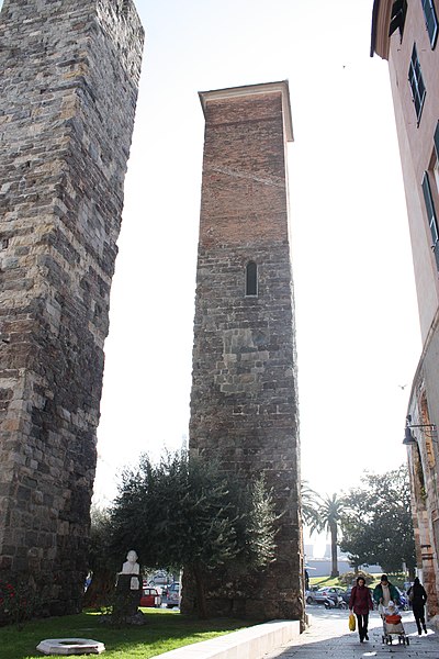 File:Savona towers 2010 3.jpg