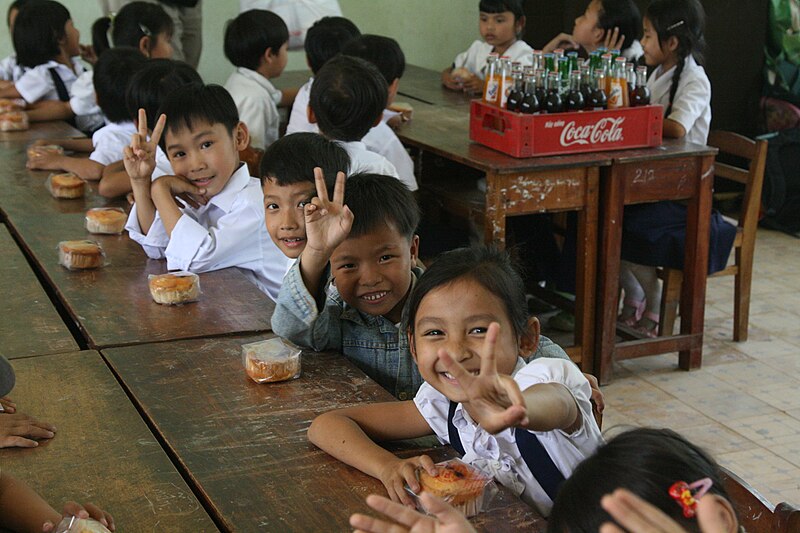 File:Schoolchildren Nam Yen Quang Nam.jpg