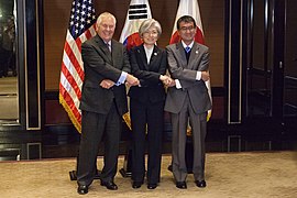 Rencontre entre ministres des Affaires étrangères des États-U (Tillerson), de la Corée du Sud (Kang Kyung-wha), et du Japon (Taro Kono), à Manille (Philippines) le 7 aout 2017.