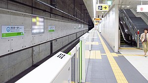 Sendai-subway-T06-Aoba-dori-ichibancho-station-platform-20160727-144628.jpg