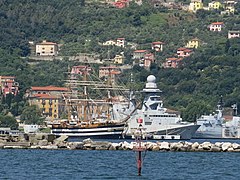 Ships in the military harbour of La Spezia.jpg