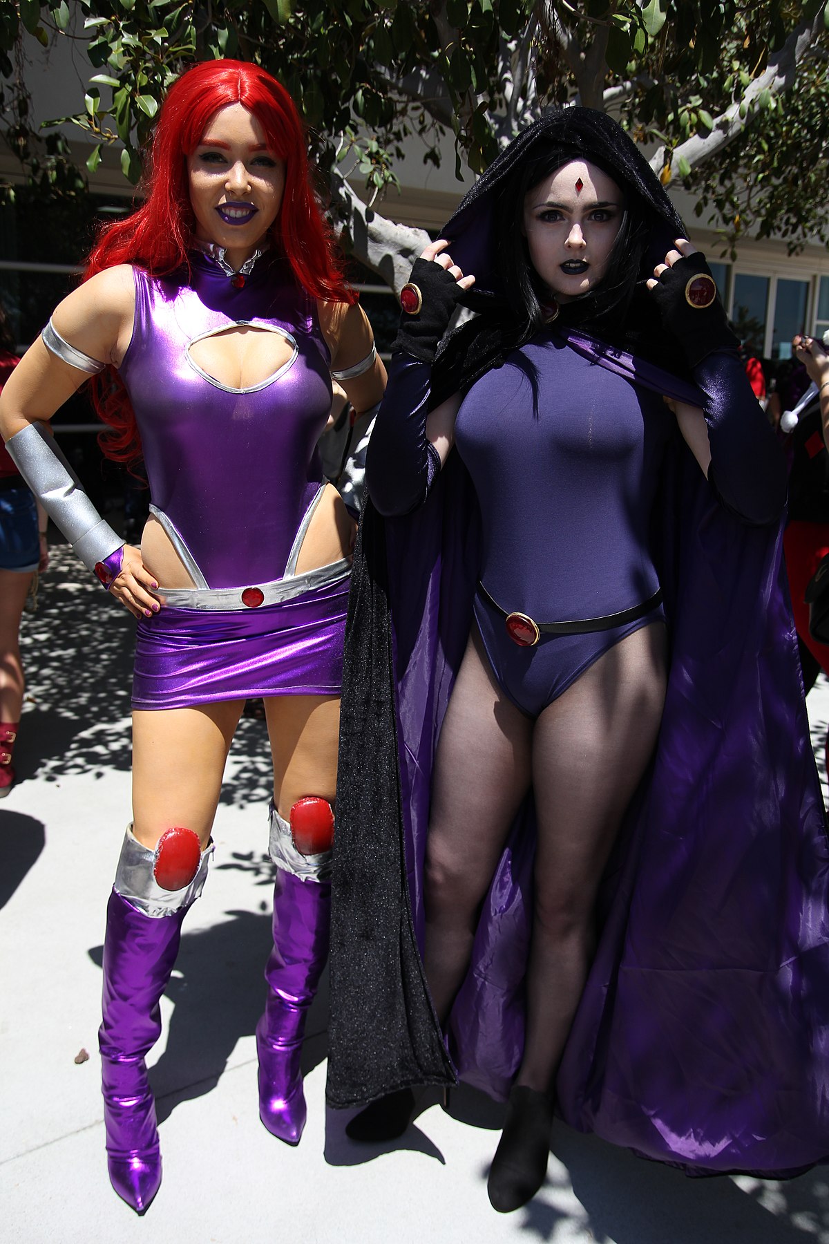 Starfire and Raven from Teen Titans Cosplay