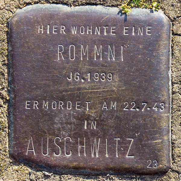 File:Stolperstein Rommni, Kämmergasse 14, Köln-0566.jpg