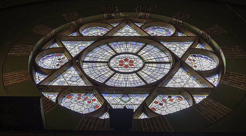 File:Synagoge Groningen - glas-in-loodvenster.jpg