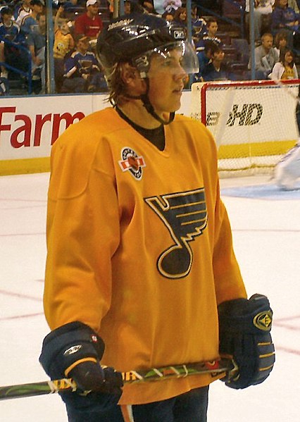 File:TJ Oshie 2.jpg