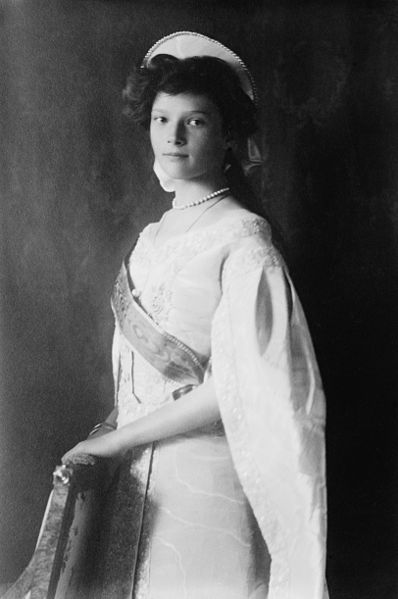 File:Tatiana in court gown 1910.jpg