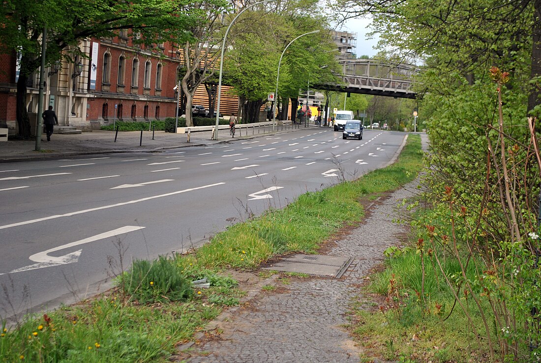 File:Tempelhofer Ufer.jpg