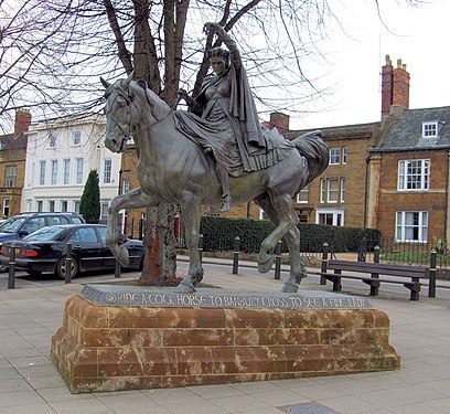 TheFineLady Statue - Banbury - 3.jpg