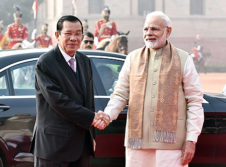 Tập tin:The Prime Minister, Shri Narendra Modi with the Prime Minister of the Kingdom of Cambodia, Mr. Samdech Akka Moha Sena Padei Techo Hun Sen, during the Ceremonial Reception, at Rashtrapati Bhavan, in New Delhi.jpg