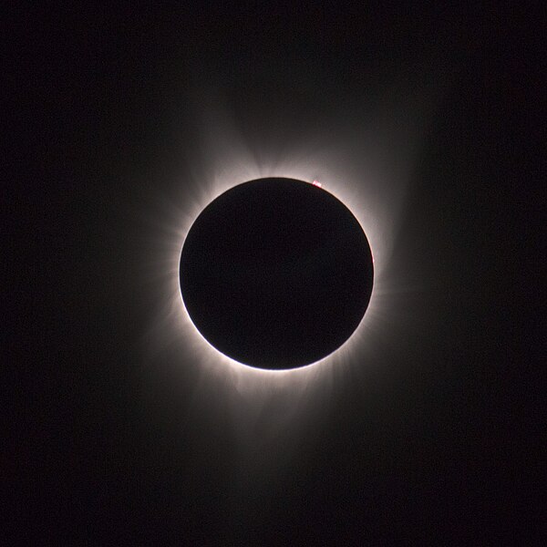 600px-Total_Solar_Eclipse_at_Madras%2C_Oregon%2C_United_States_on_August_21%2C_2017.jpg