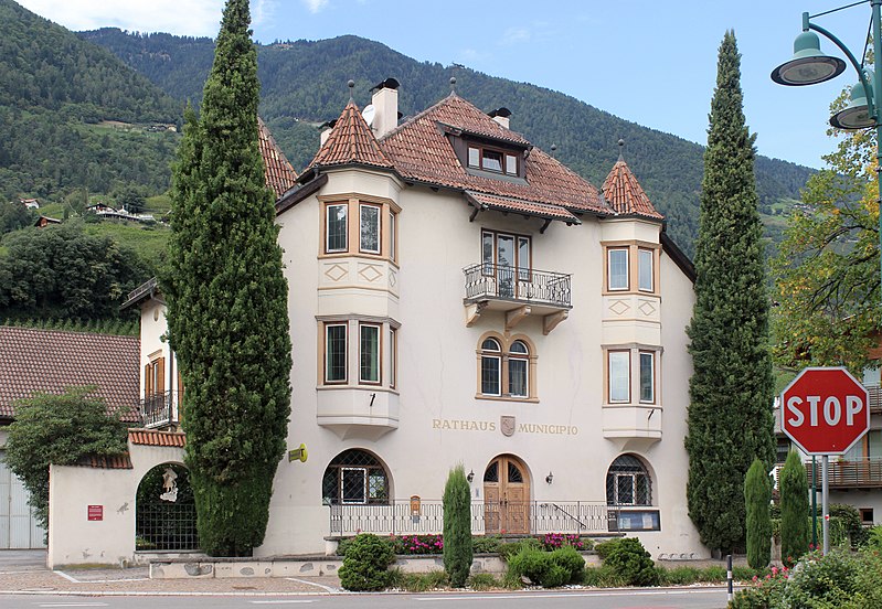 File:Tscherms Rathaus Architekt Anton Pardatscher.jpg