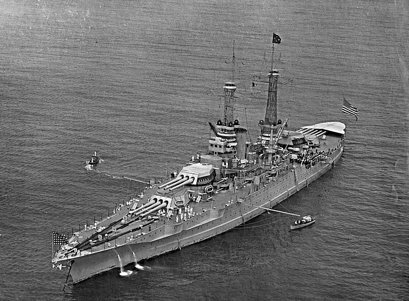 File:USS New Mexico (BB-40) at anchor in 1920.jpg