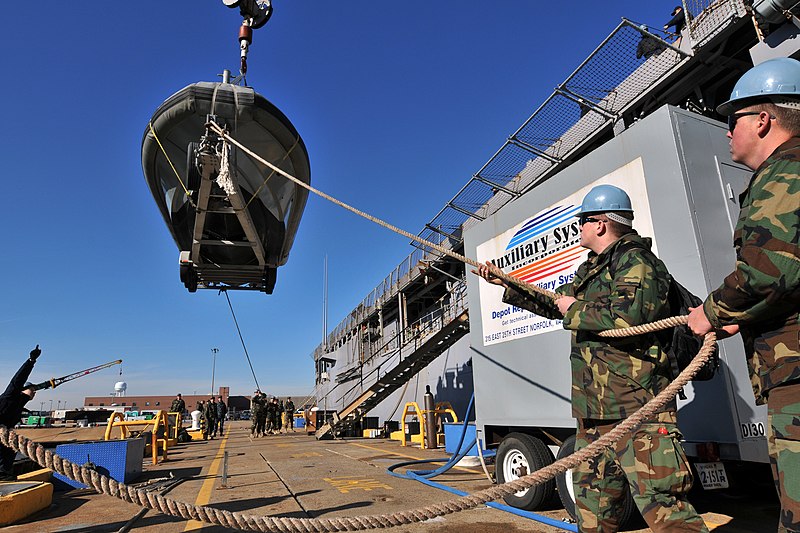 File:US Navy 100114-N-4267W-049 Sailors load a Navy security patrol boat before deploying to Haiti to assist with humanitarian relief efforts.jpg